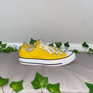 Yellow Converse Low tops